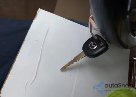 2005 Mazda Mazda6 I Base from USA, damaged, VIN 1YVFP80C855M61336